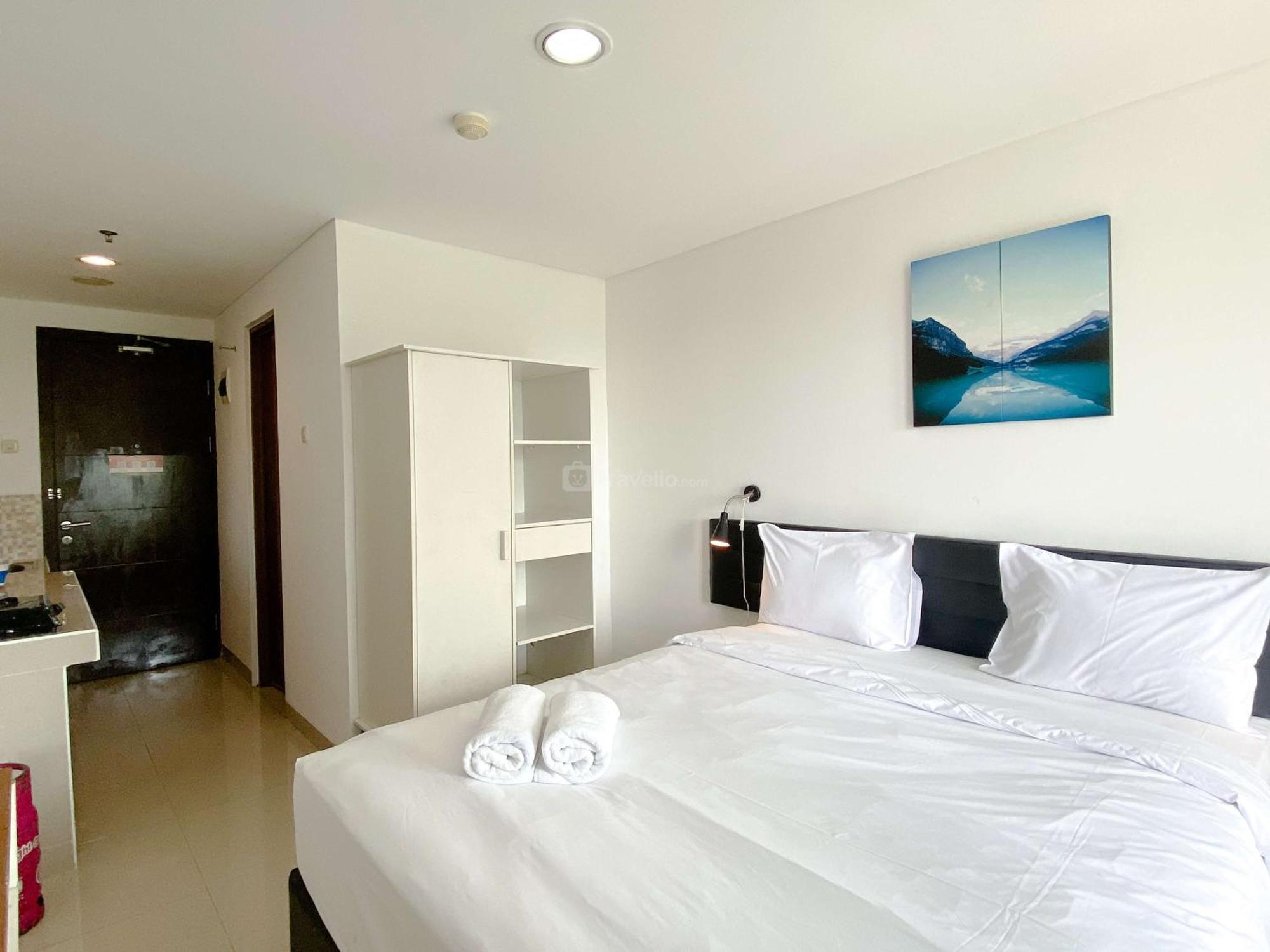 Apartemen Modern Look And Homey At Enviro By Travelio