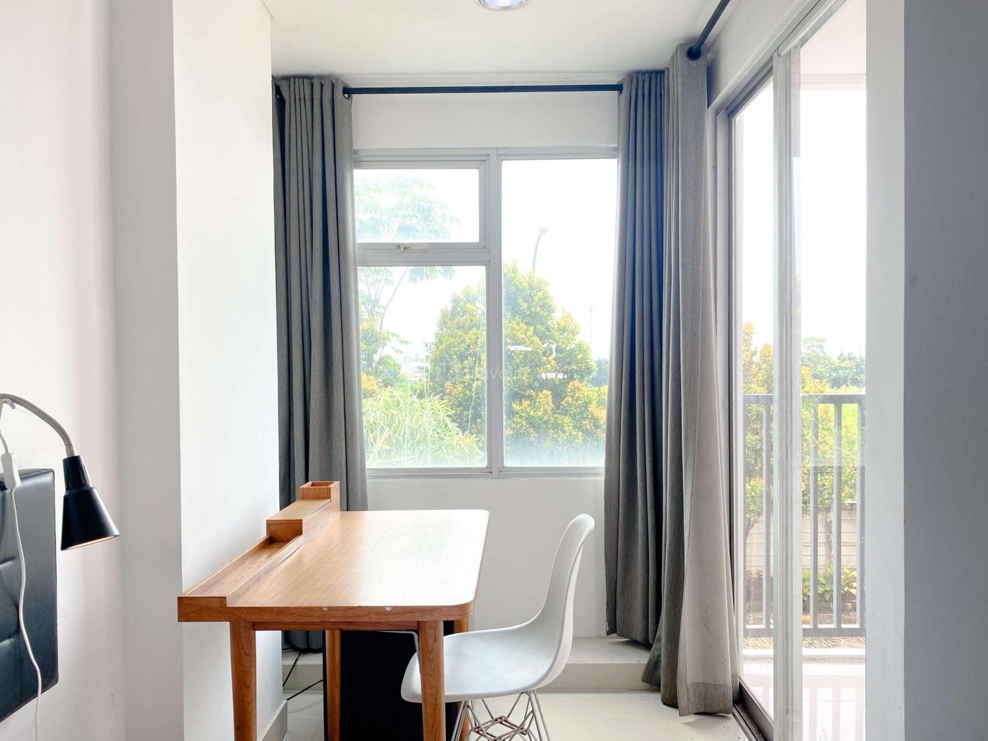 Modern Look And Homey At Enviro By Travelio * Cikarang